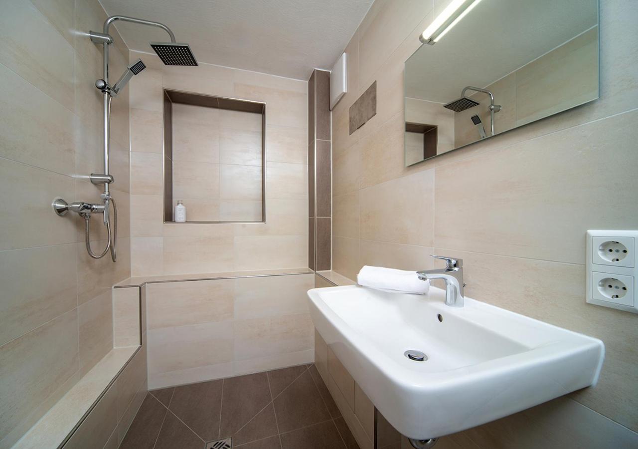 Hotel Mohren Ochsenhausen Екстер'єр фото